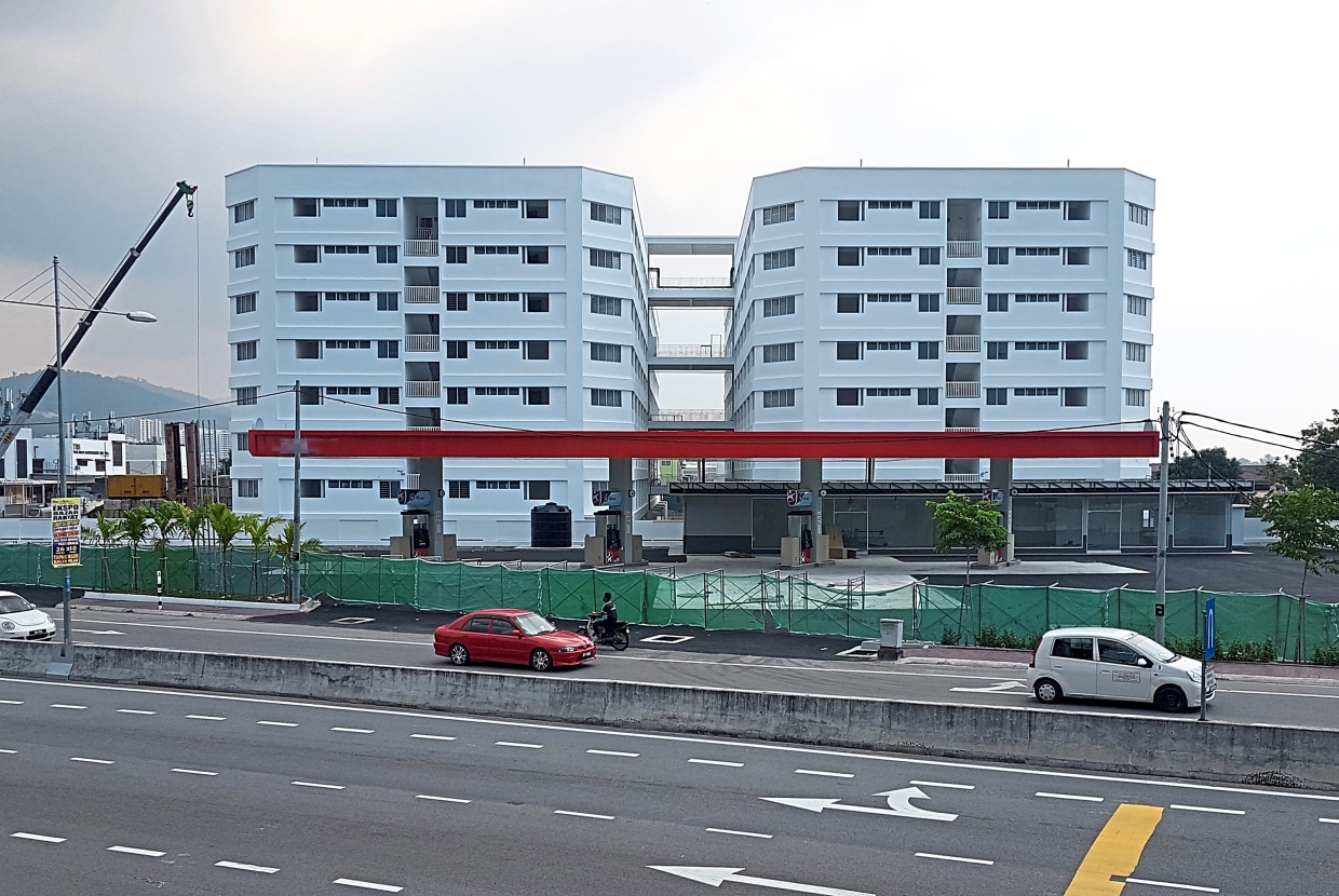 Upset by workers’ dorm | The Star