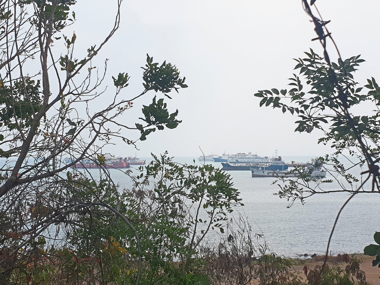 The maritime traffic in the Sunda Strait off the coast of Cilegon highlights the industriousness of the city - the strait is bustling with ferries, bulk carriers, tankers and coal barges awaiting their turn to dock in the jetties lining Cilegon’s coastline.