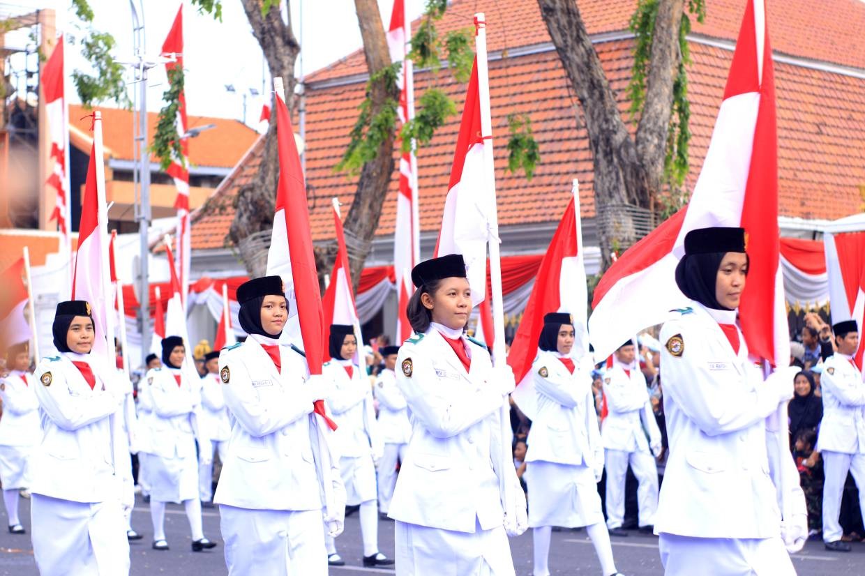 Students of Surabaya marching in Indonesia’s Merdeka Day parade.