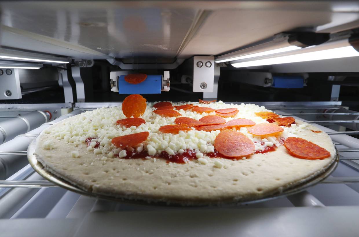 US company uses using artificial intelligence to make pizza; check out