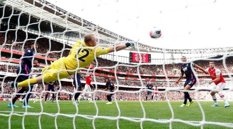 Football: Luiz header sends unconvincing Arsenal third | The Star