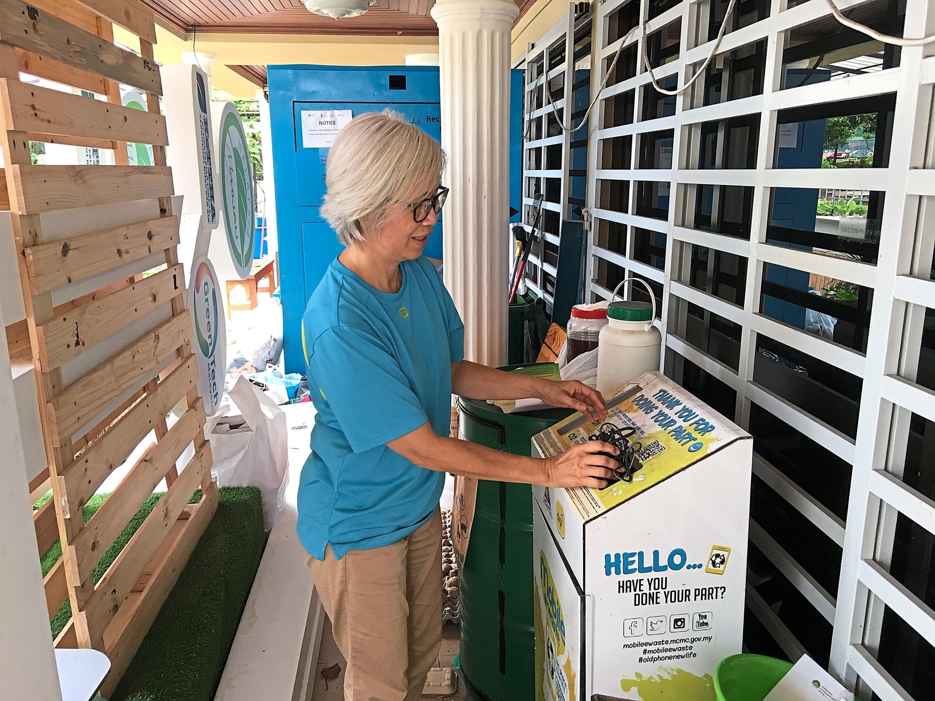 Malaysian Communications and Multimedia Commission had placed e-waste collection boxes in neighbourhoods such as this at the TTDI community recycling centre, Kuala Lumpur. — Filepic