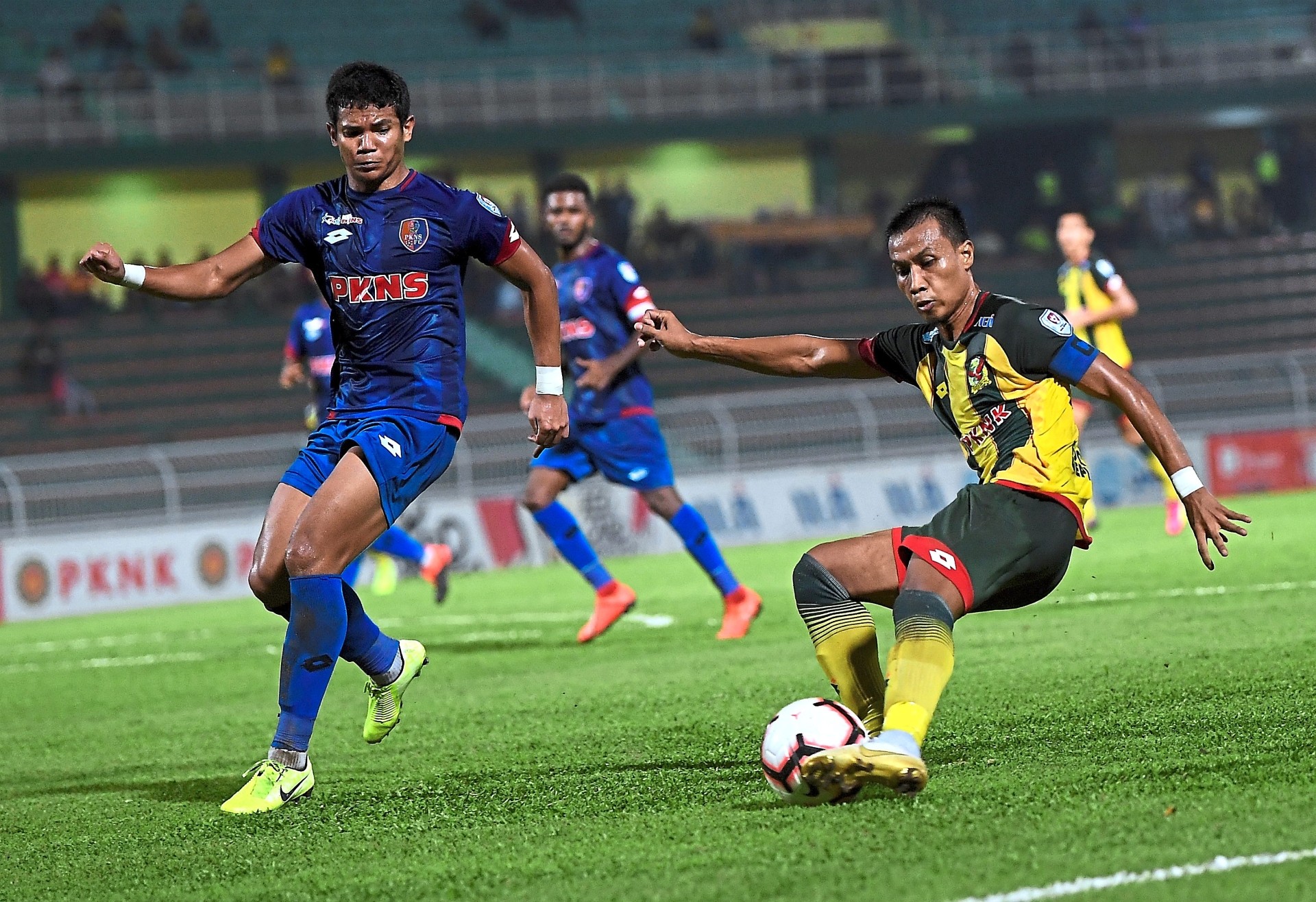 Football: Clash of playmakers | The Star 