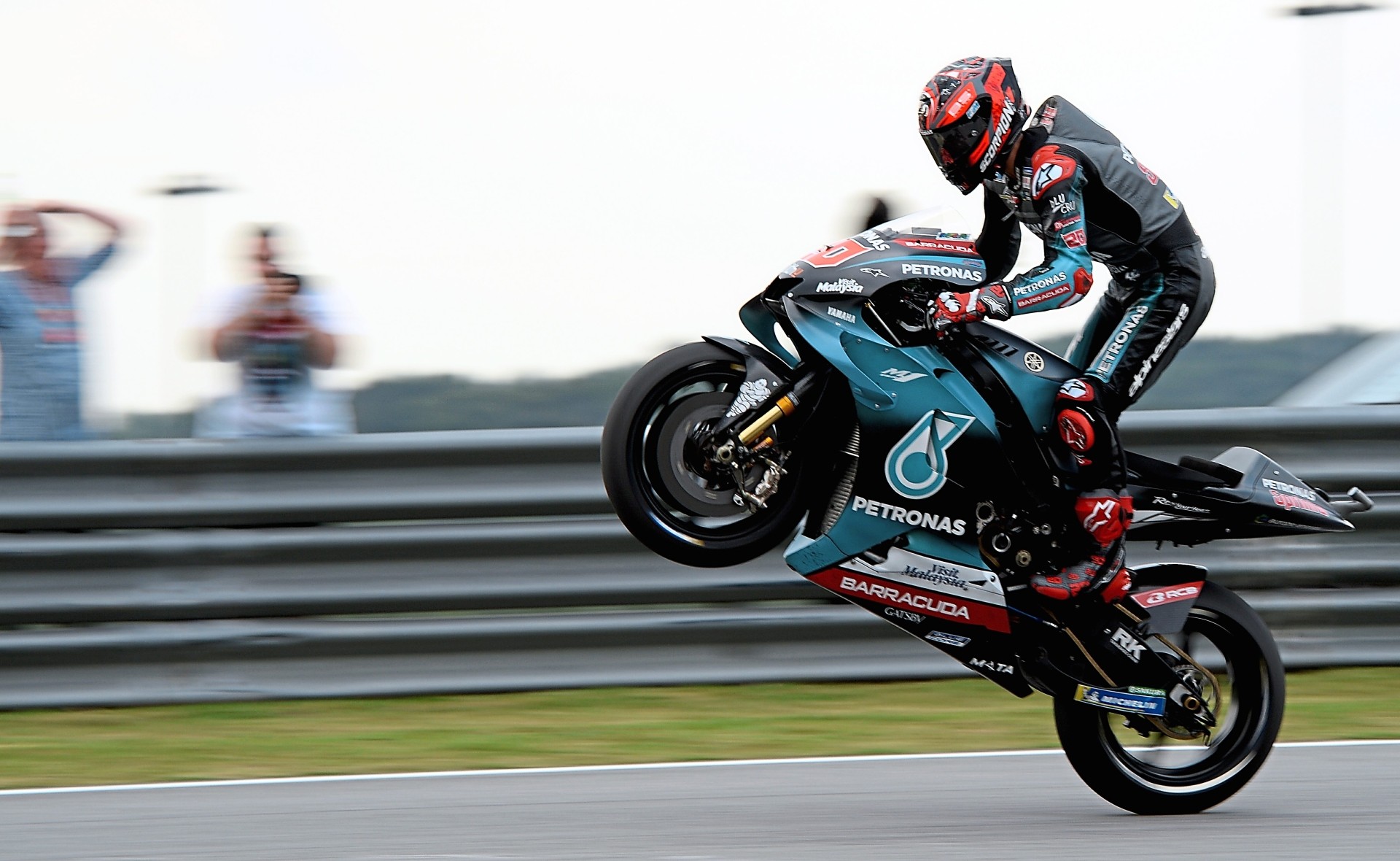 Motorsport: Quartararo smashes lap record twice in perfect day for ...