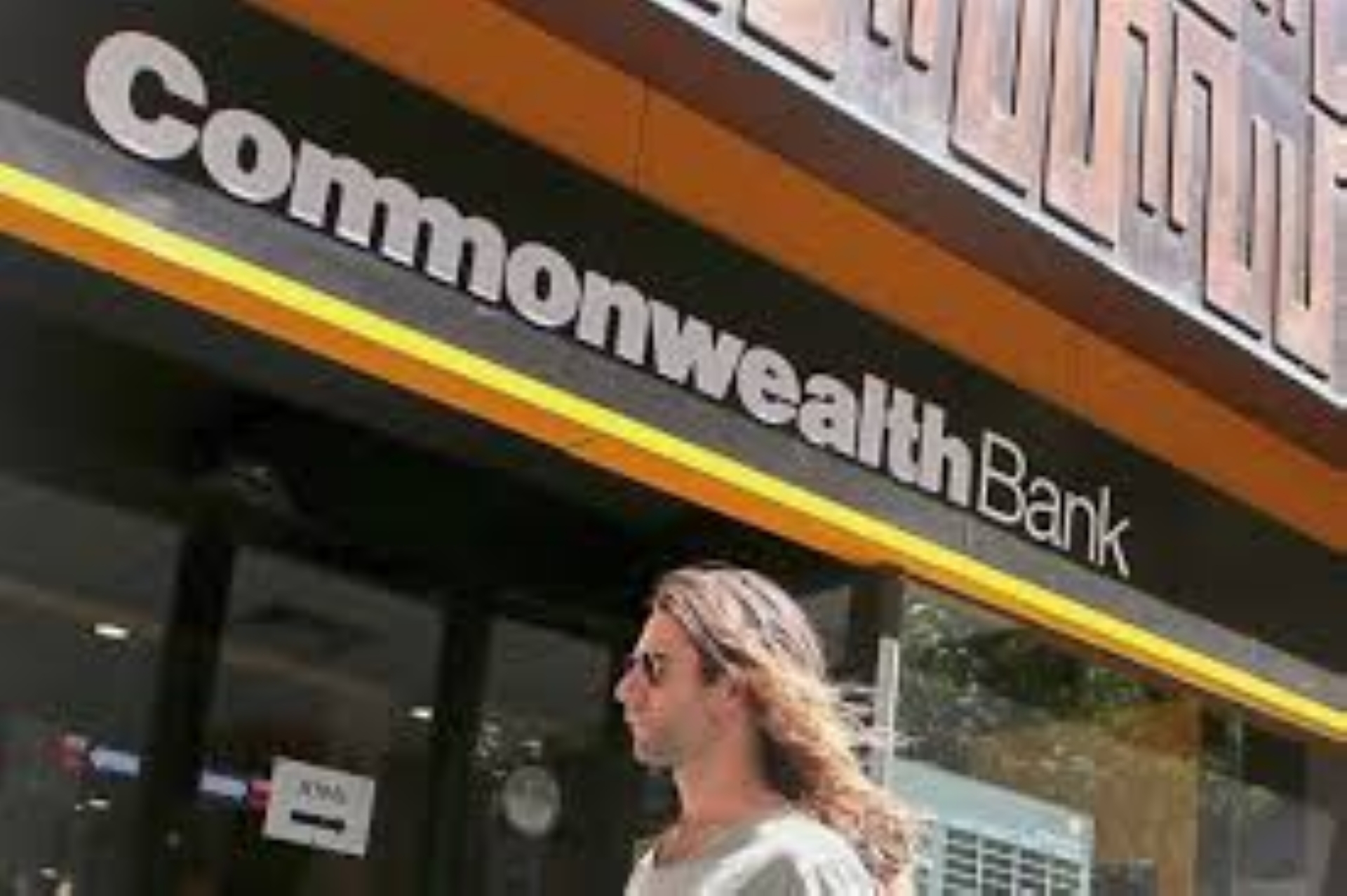 Australia S Biggest Bank Q1 Cash Profit Down 10 The Star Online