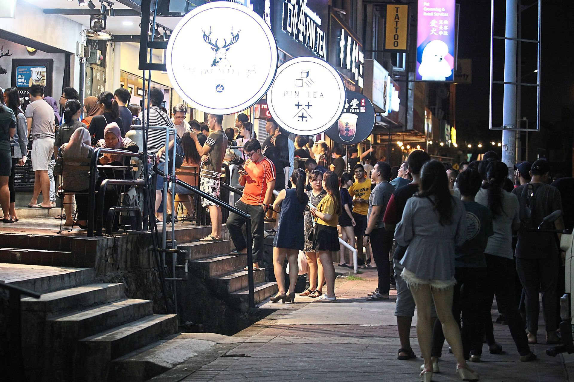 The main consumers of bubble tea are youth who should be mindful of the environment.
