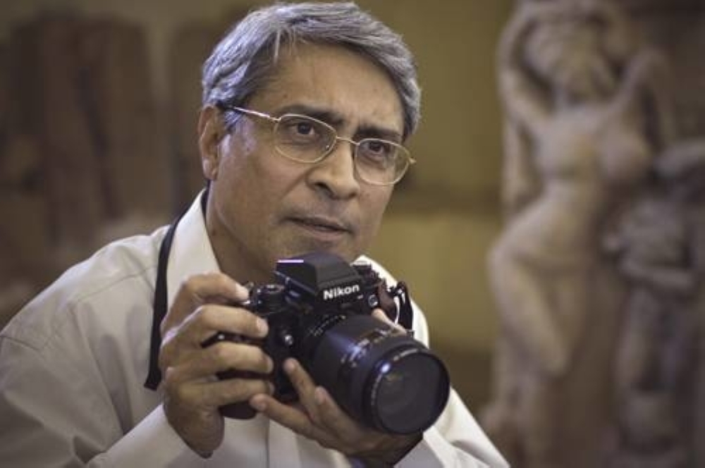 I photographed the paintings in all the caves at Ajanta. The ones with the most paintings are Caves 1,2, 9,10,16 and 17, ” said Benoy.