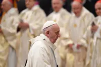 Pope sorry for slapping devotee