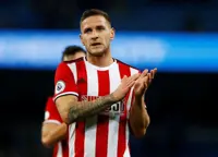 Wilder says will allow captain Sharp to decide his Sheffield United future