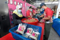 Nasi dagang traders go online to stay in business
