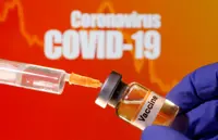 Daily smartphone tracking planned for first Americans to get Covid vaccine