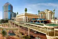 How does a living lab generate real-world solutions?