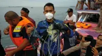 62 passengers and crew aboard Indonesia plane suspected crashed: transport minister