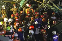 Police: Two people in van trapped in MRR2 bridge collapse died at scene