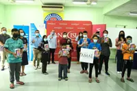 BANK ISLAM GIVES OUT 1,000 TABLETS TO STUDENTS