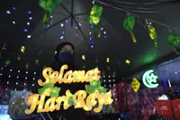 Saifuddin: Free calls to all mobile networks from tonight till 10am on first day of Raya (updated)