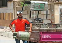 Iraq's last gas cylinder singing deliveryman dreams of stardom