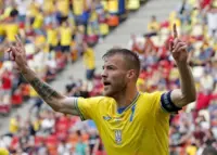 Soccer-Ukraine's Yarmolenko joins bottle bad boys at European Championship
