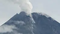 Indonesia's volcano Merapi emits hot clouds 1.5km to southwest