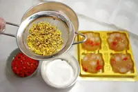 Grad’s jelly mooncakes bring her sweet success