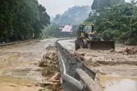 Floods: KL-Karak Highway fully reopened to traffic