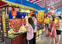 Bazaar brings on festive mood