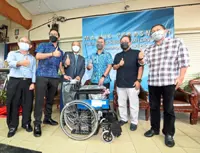 Tengku Zafrul pledges financial aid to dialysis centre