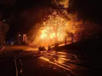 Leaking gas pipe at Oakland Industrial Park causes huge fire, damaging cars