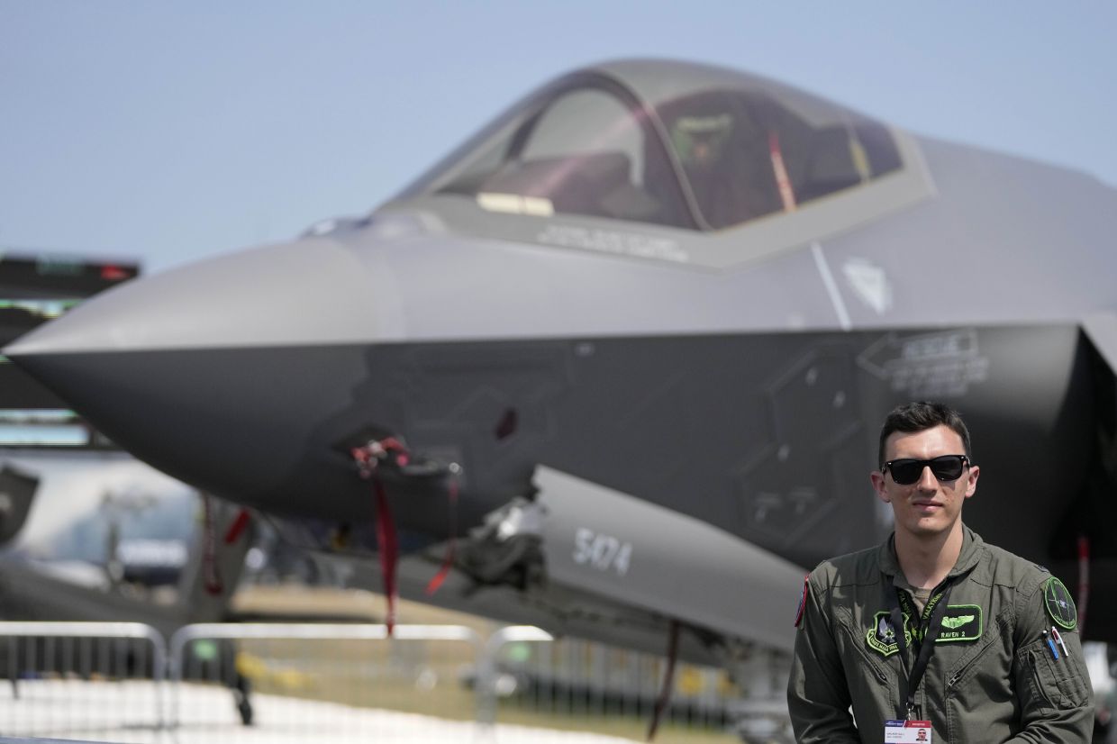 Tomorrow's 'Top Gun' might have drone wingman, use AI - Vimarsana News