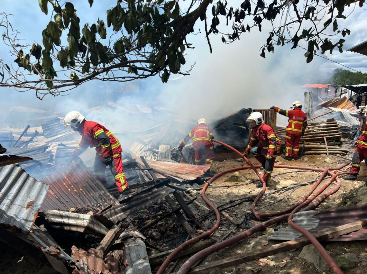 Nine squatter structures in Jalan Numbak, KK razed by fire - Vimarsana News