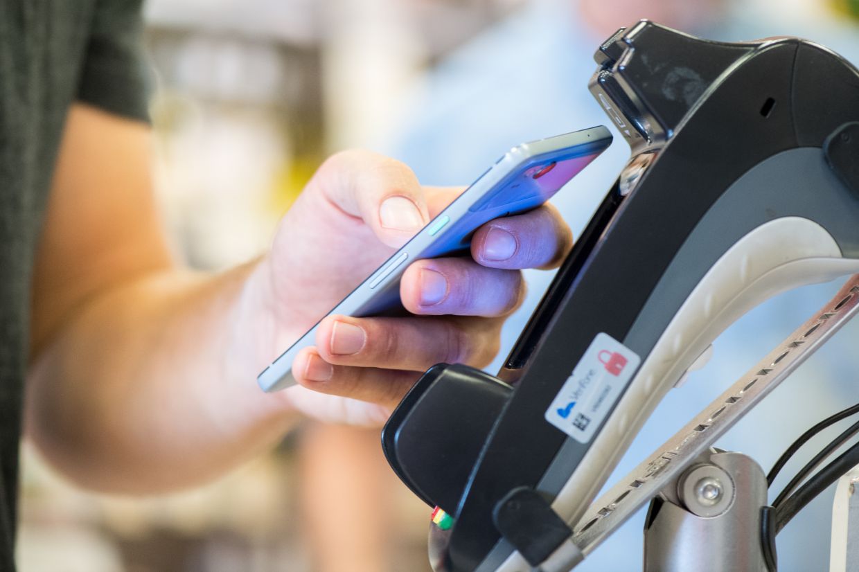 Forget your wallet: Why haven't you switched to paying by phone yet? - Vimarsana News
