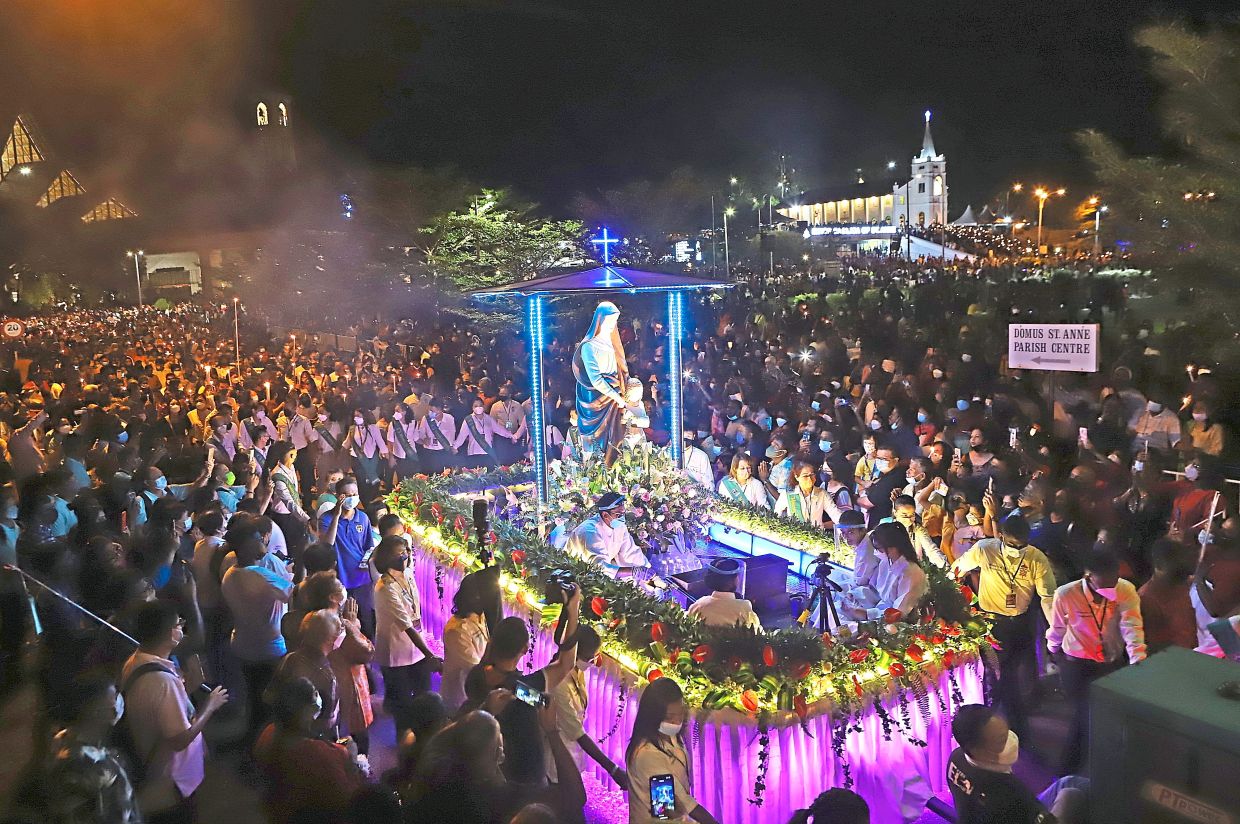 Over 100,000 throng St Anne's Feast - Vimarsana News