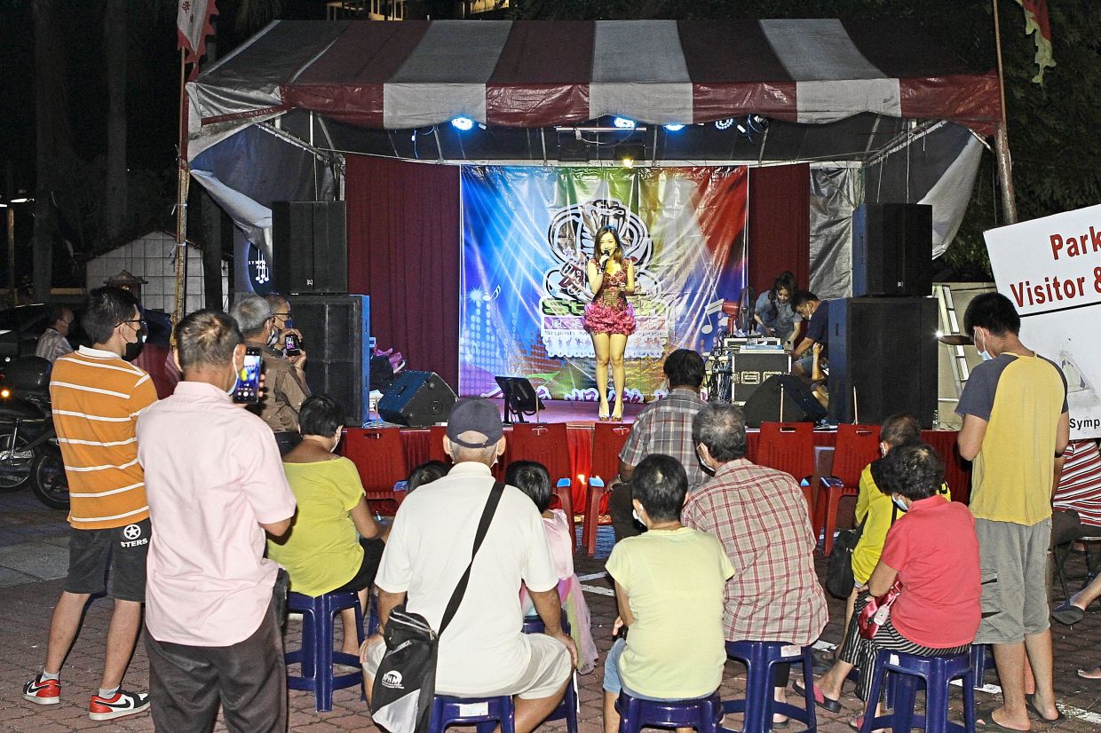 Wandering souls entertained at kotai shows - Vimarsana News