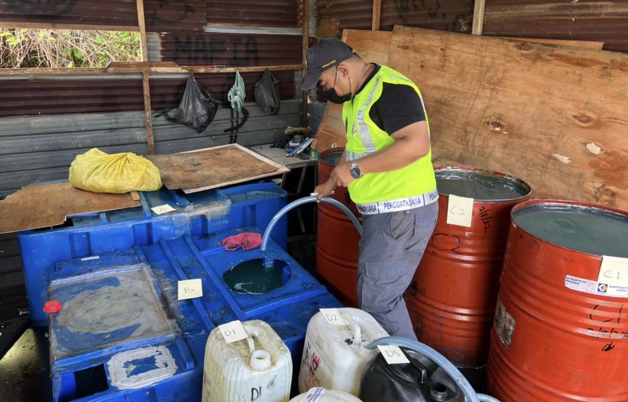 Ministry recovers 1,610 litres of pilfered diesel in raid on KK storehouse - Vimarsana News