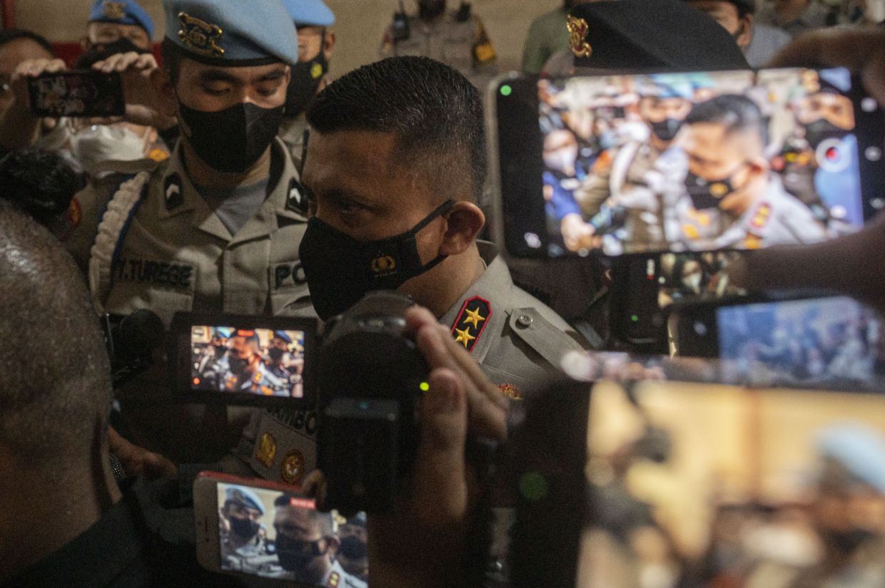 Police question inactive internal affairs chief over fatal cop shooting - Vimarsana News