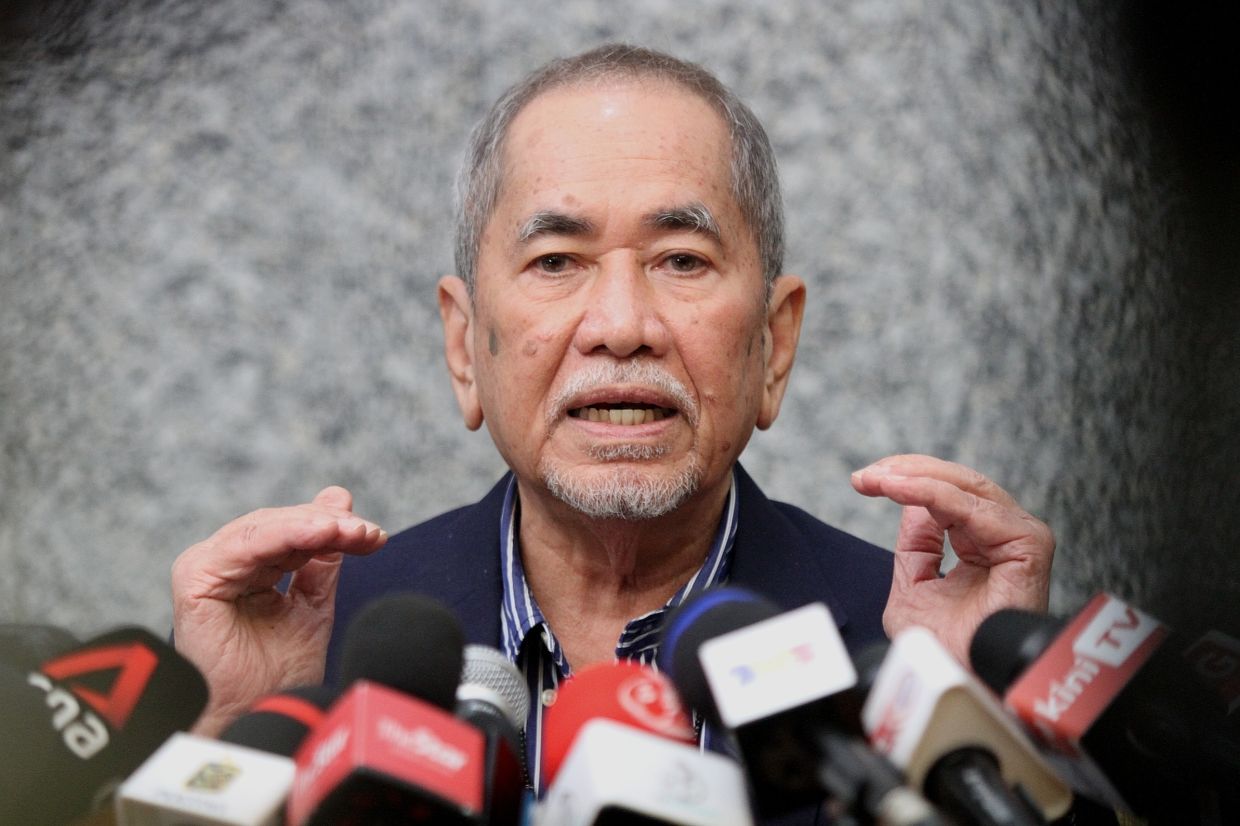 Govt looking for best strategy to resolve Sulu claims, says Wan Junaidi - Vimarsana News