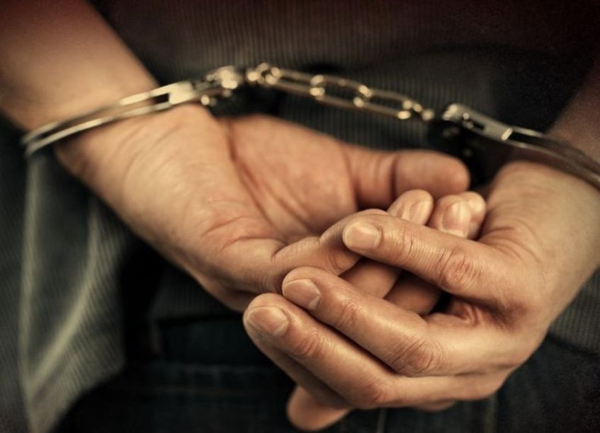 Cops arrest duo over robbery at 24-hour convenience shop in Ampang - Vimarsana News
