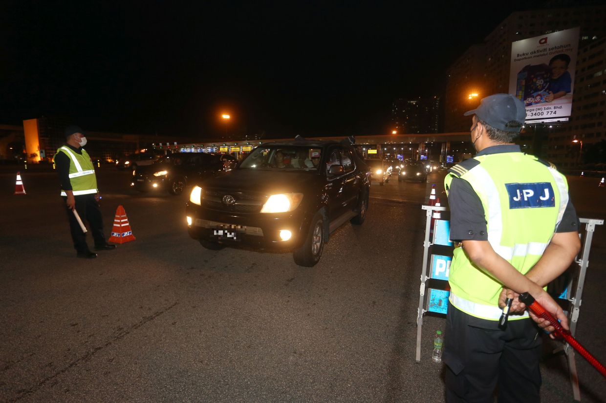 Over 700 summonses issued to Perak motorcyclists in first eight days of Ops Lejang - Vimarsana News