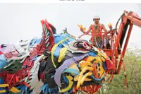 The ‘Rubbish Artist’ who wants to help save the world