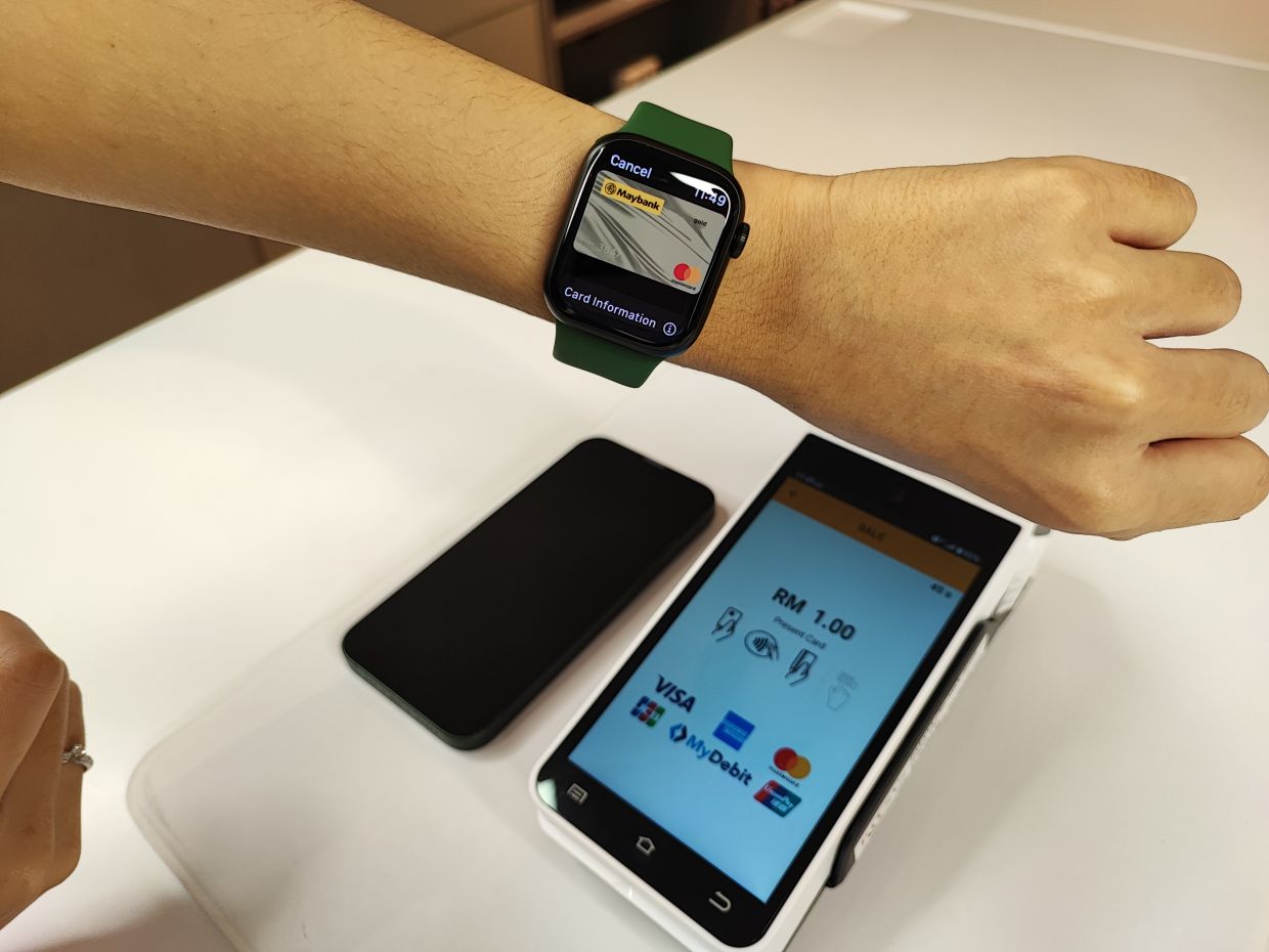 Does apple watch have apple pay hot sale