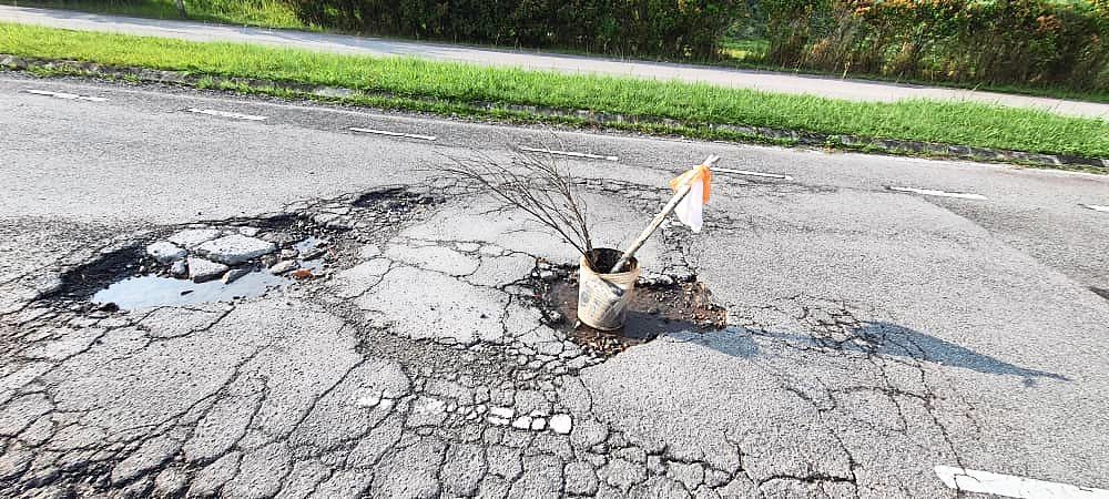 The pothole-riddled link road from Eco Forest to Bandar Tasik Kesuma in Semenyih.