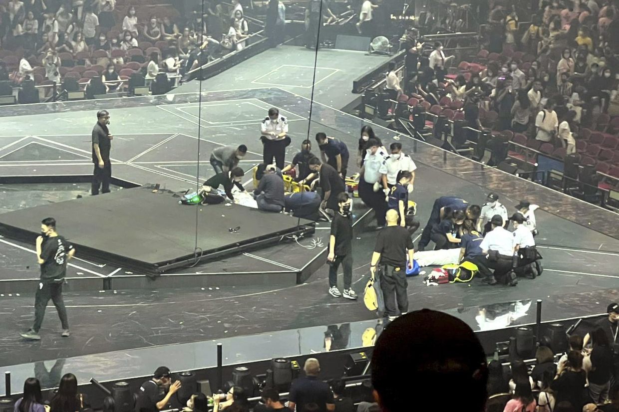 Originally a 12-event series at the Hong Kong Coliseum, Mirror’s concerts were cancelled after a giant screen crashed on to the stage during the fourth show on July 28, injuring two dancers, one critically. Photo: AP