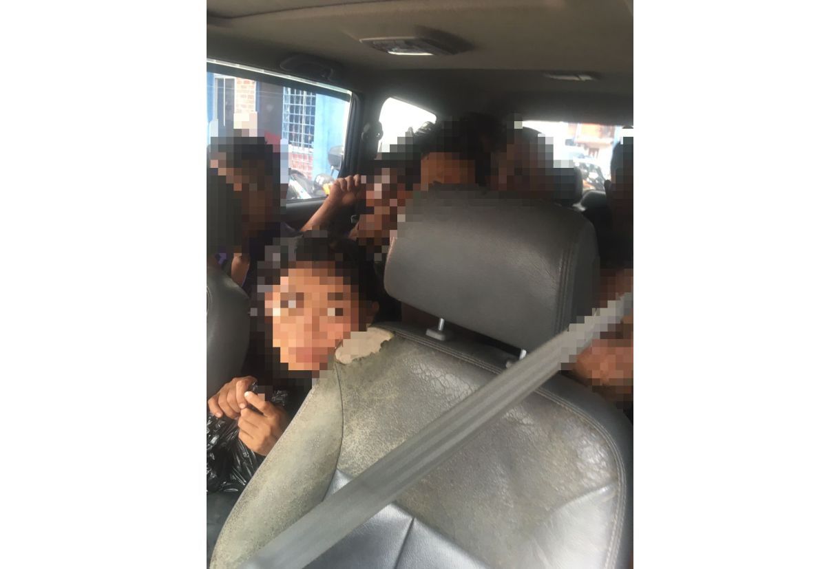 Cops nabbed human traffickers, undocumented migrants after high-speed car chase - Vimarsana News