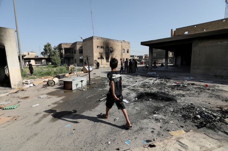 Iraq's Sadr tells supporters to withdraw after violent clashes - Vimarsana News