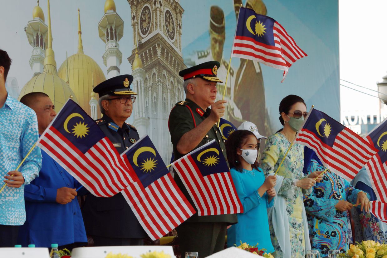National Day: Perakians throng City Hall area to watch state-level parade - Vimarsana News