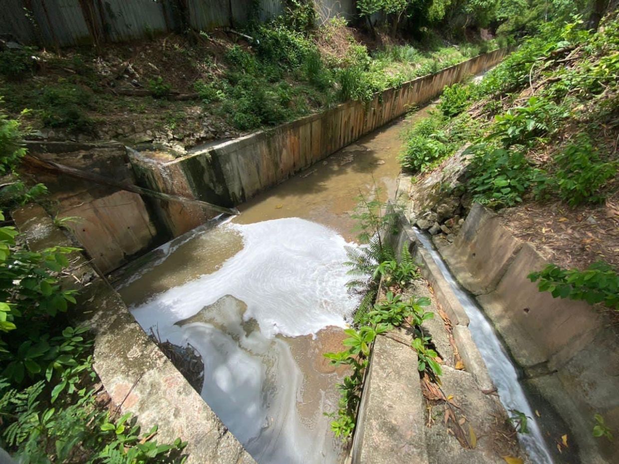 Two factories in Beranang probed for dumping pollutants in Sungai Kabul - Vimarsana News