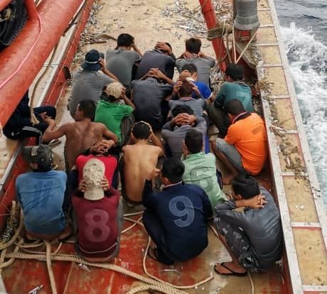 Johor MMEA detains two foreign fishing boats; items worth RM8