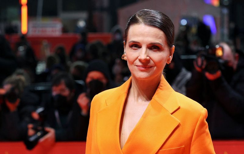 French actresses cut hair in protest over Mahsa Amini's death - Vimarsana News