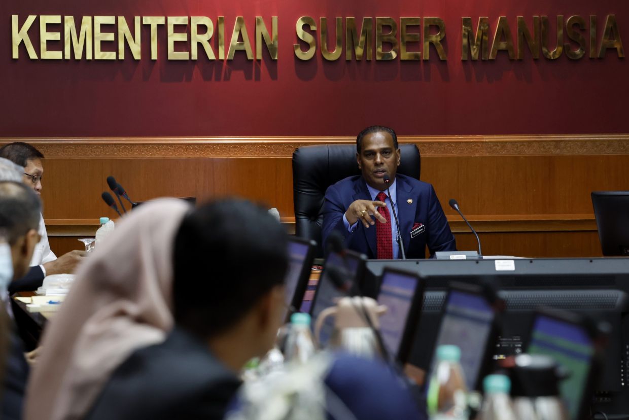 Saravanan says number of foreign workers in M'sia nearing pre-Covid-19 pandemic figures - Vimarsana News