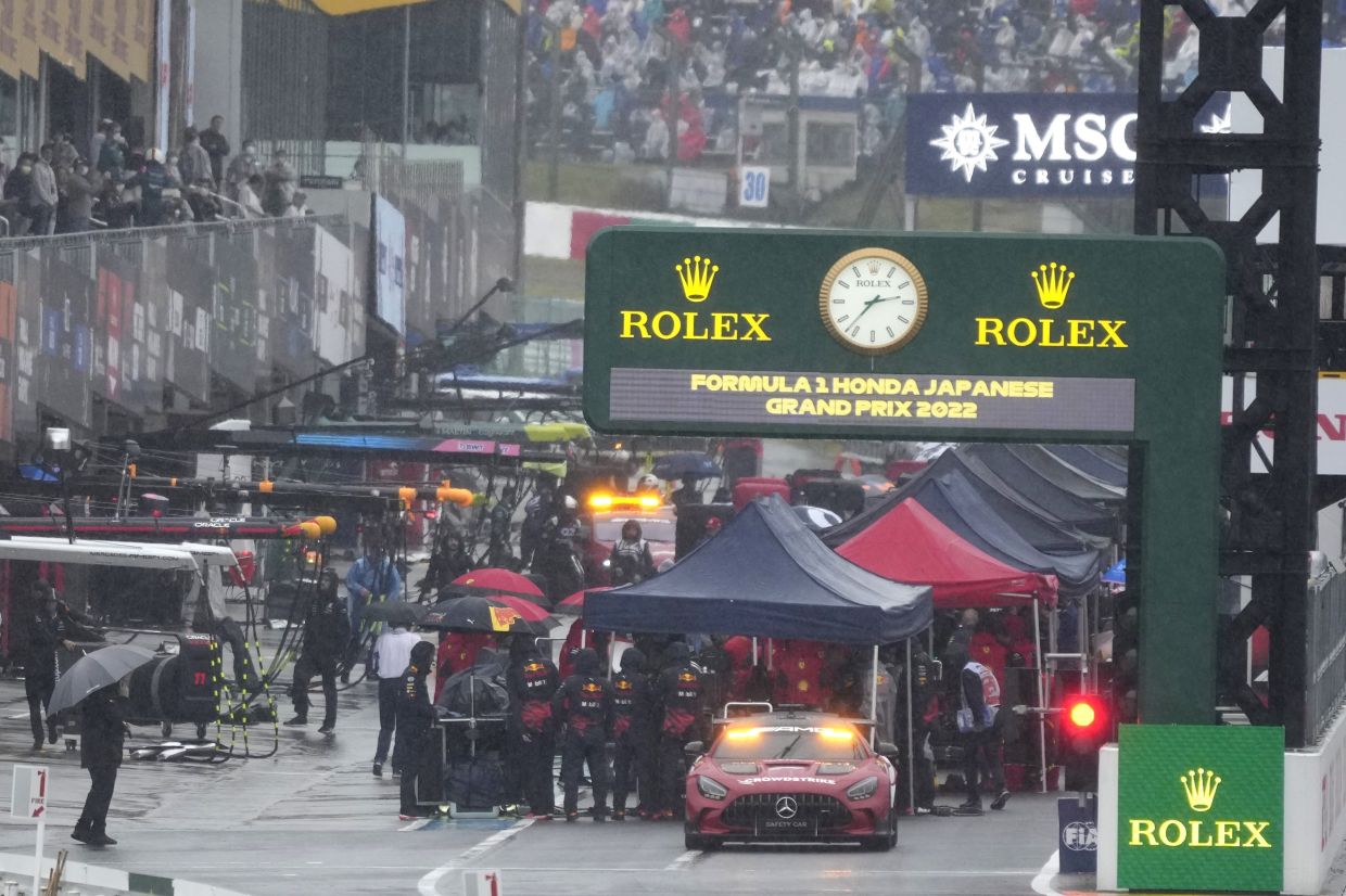 Verstappen title bid in Japan delayed by red flag - Vimarsana News